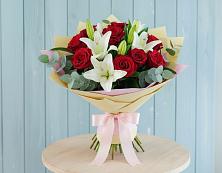 Букет цветов из:  Лилии и Розы в Новой Чигле