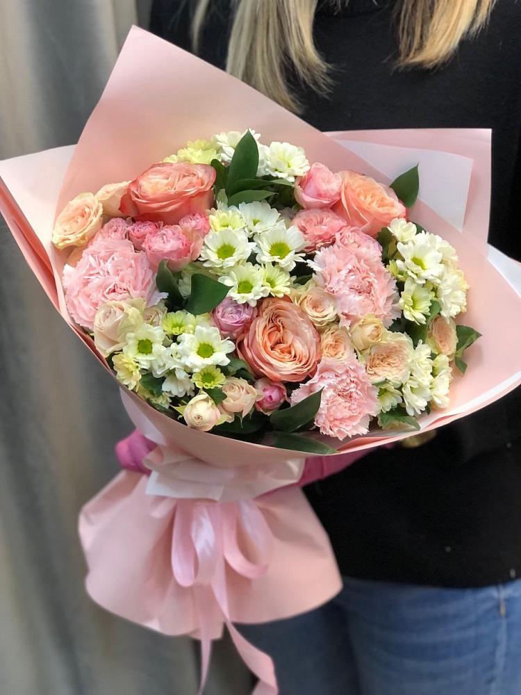 Букет цветов из: Гвоздики, Розы и Хризантемы в Новой Чигле