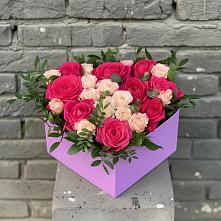Цветочная композиция из Розы в коробке в Новой Чигле