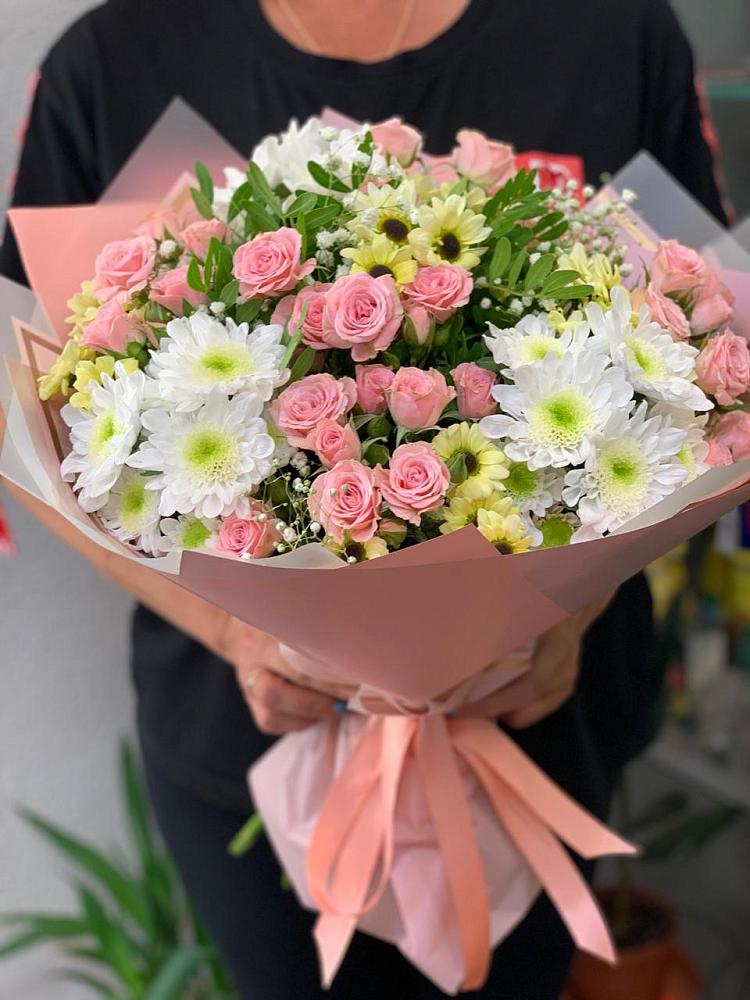 Букет цветов из: Розы и Хризантемы в Новой Чигле