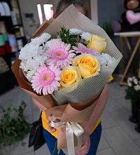 Букет цветов из:  Герберы, Розы и Хризантемы в Новой Чигле