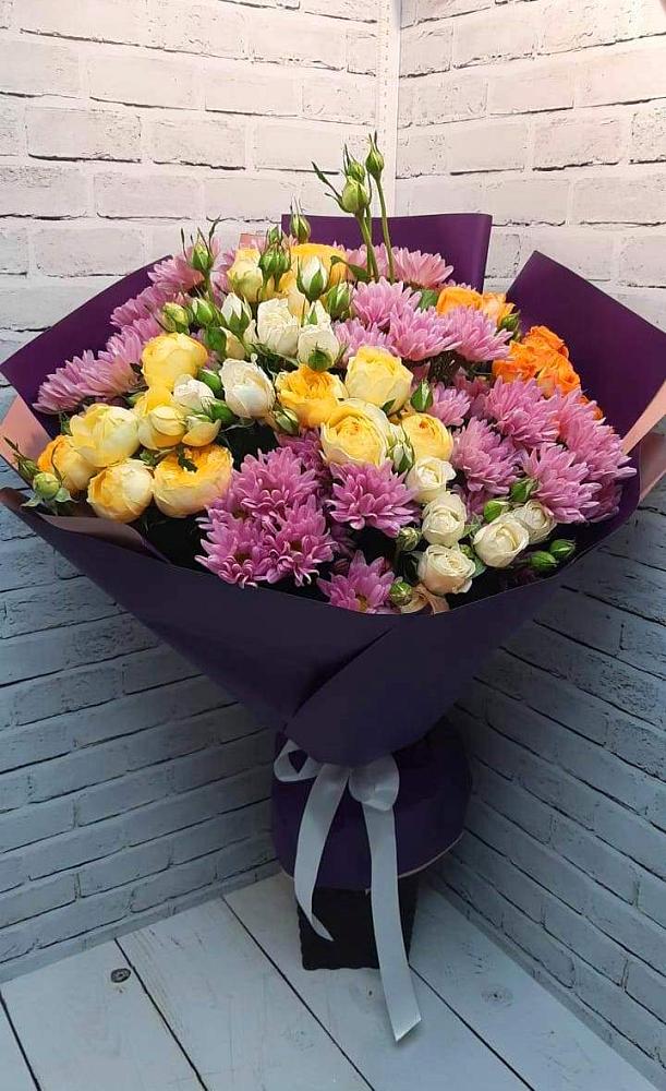 Букет цветов из: Хризантемы и Розы в Новой Чигле