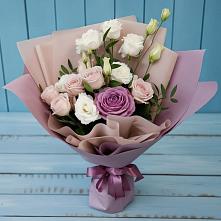 Букет цветов из:  Розы и Лизиантусы в Новой Чигле