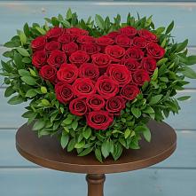 Цветочная композиция из Розы в виде сердца в Новой Чигле