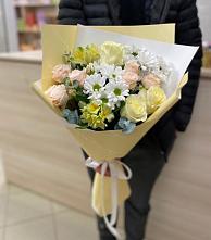Букет цветов из:  Альстромерии, Розы и Хризантемы в Новой Чигле