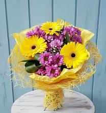 Букет цветов из:  Хризантемы и Герберы в Новой Чигле