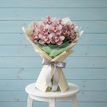 Букет цветов из:  Орхидеи и Розы в Новой Чигле