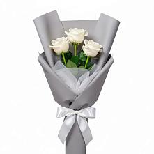 Букет 3 белые розы в Новой Чигле