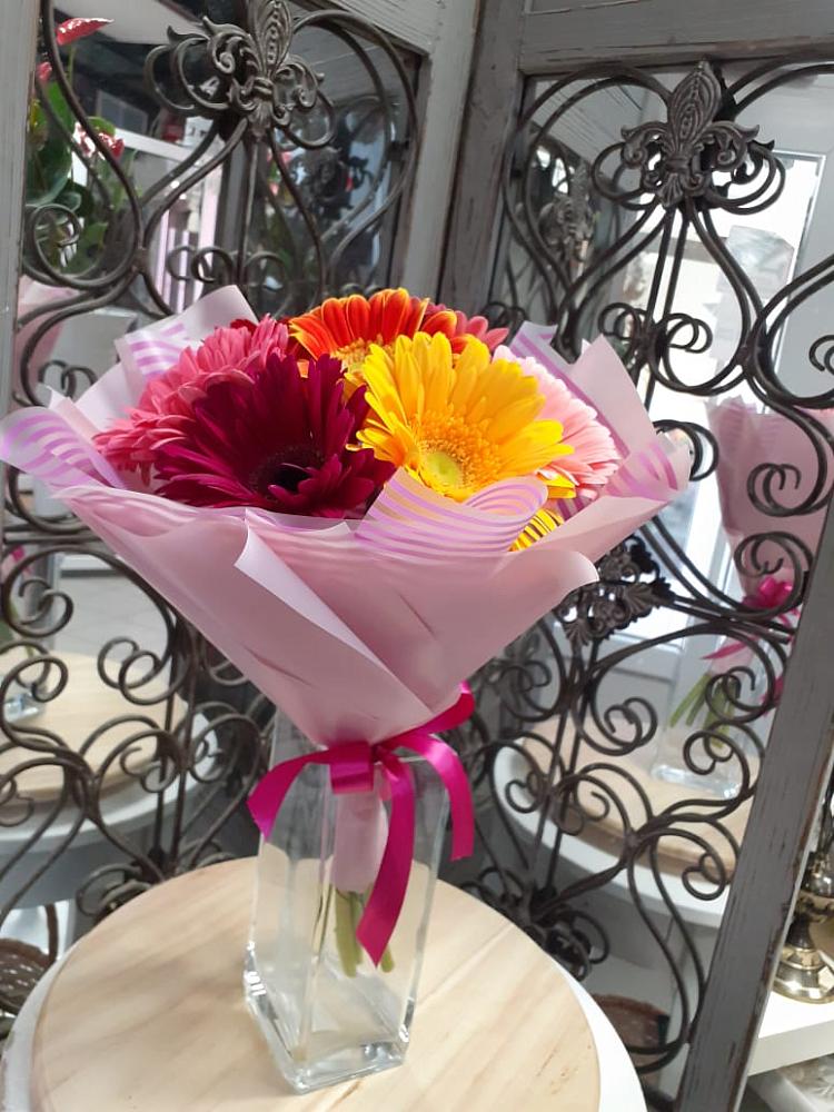 Букет цветов из: Герберы в Новой Чигле