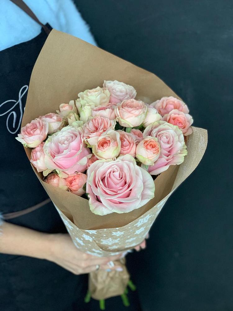 Букет цветов из: Хризантемы и Розы в Новой Чигле