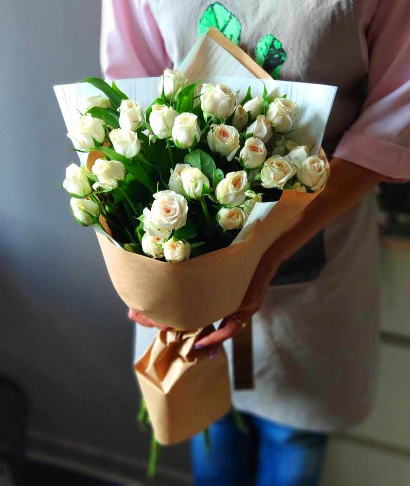 Букет цветов из: Розы в Новой Чигле