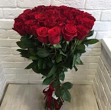 Букет Красные розы Гран При в Новой Чигле