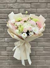 Букет цветов из:  Гвоздики, Розы, Лизиантусы и Хризантемы в Новой Чигле