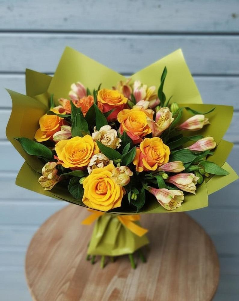 Букет цветов из: Альстромерии и Розы в Новой Чигле