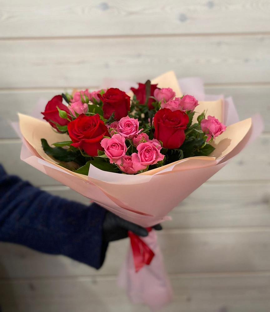 Букет цветов из: Розы в Новой Чигле