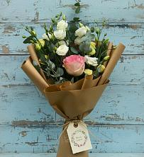 Букет цветов из:  Розы и Лизиантусы в Новой Чигле