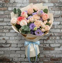 Букет цветов из:  Розы, Лизиантусы и Гвоздики в Новой Чигле
