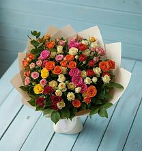 Букет Микс из разноцветных кустовых роз в Новой Чигле