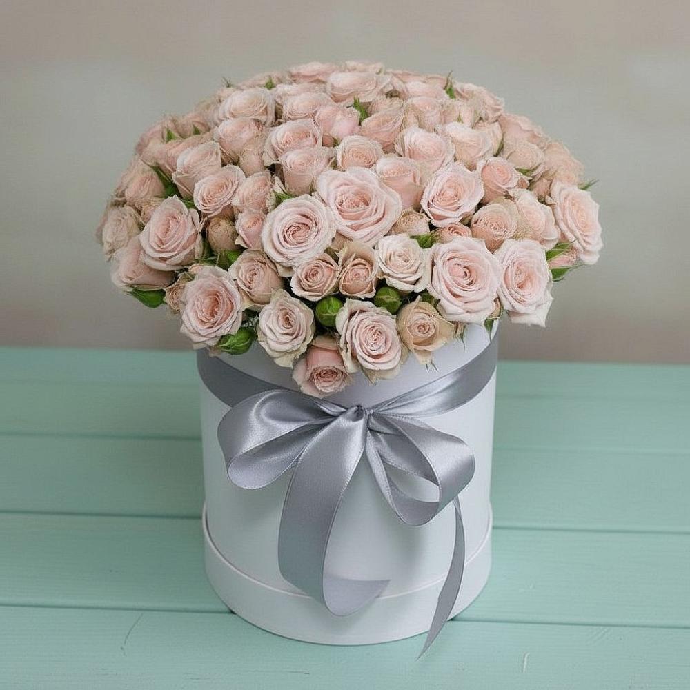 Цветочная композиция из Розы в шляпной коробке в Новой Чигле